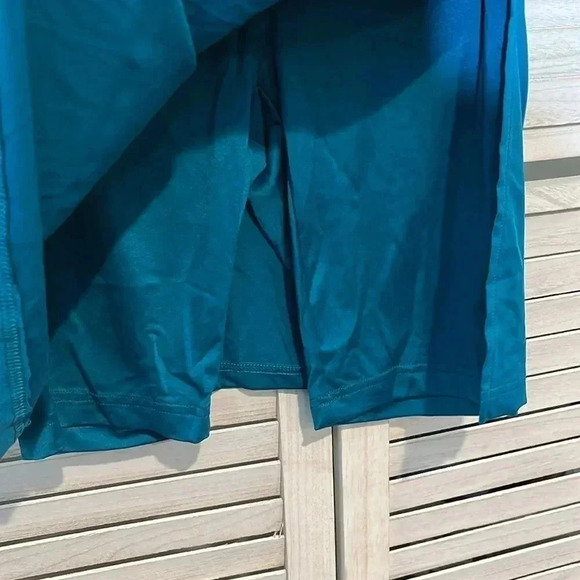 NWOT AGAIN 1231  Women’s Medium Teal Knee Length Skort Shorts Athletic Mesh Bag - Picture 5 of 10
